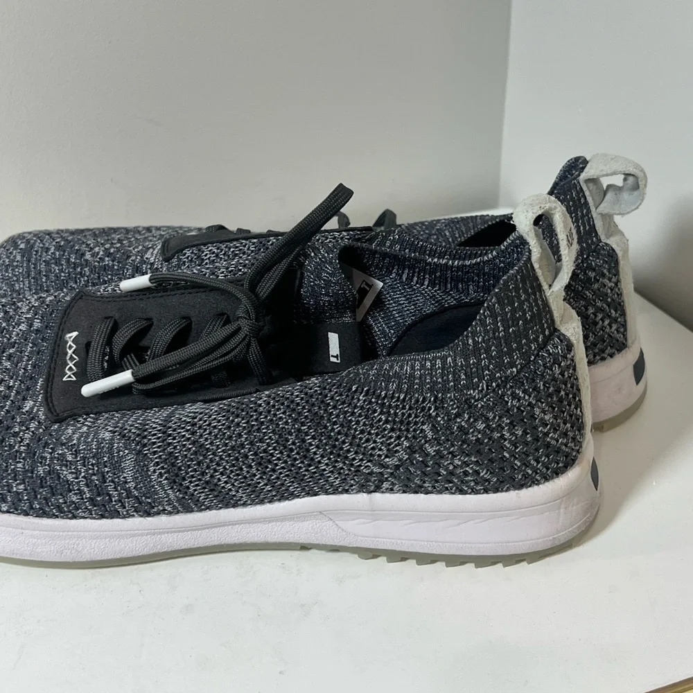TRUE Linkswear Performance Knit Sneaker Size 9.5 All Day Knit Sneakers EUC